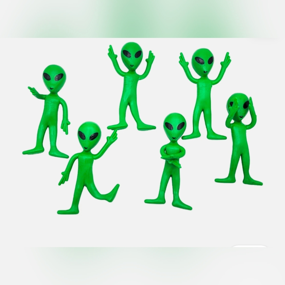 30 Pcs Green Alien Figurine Set